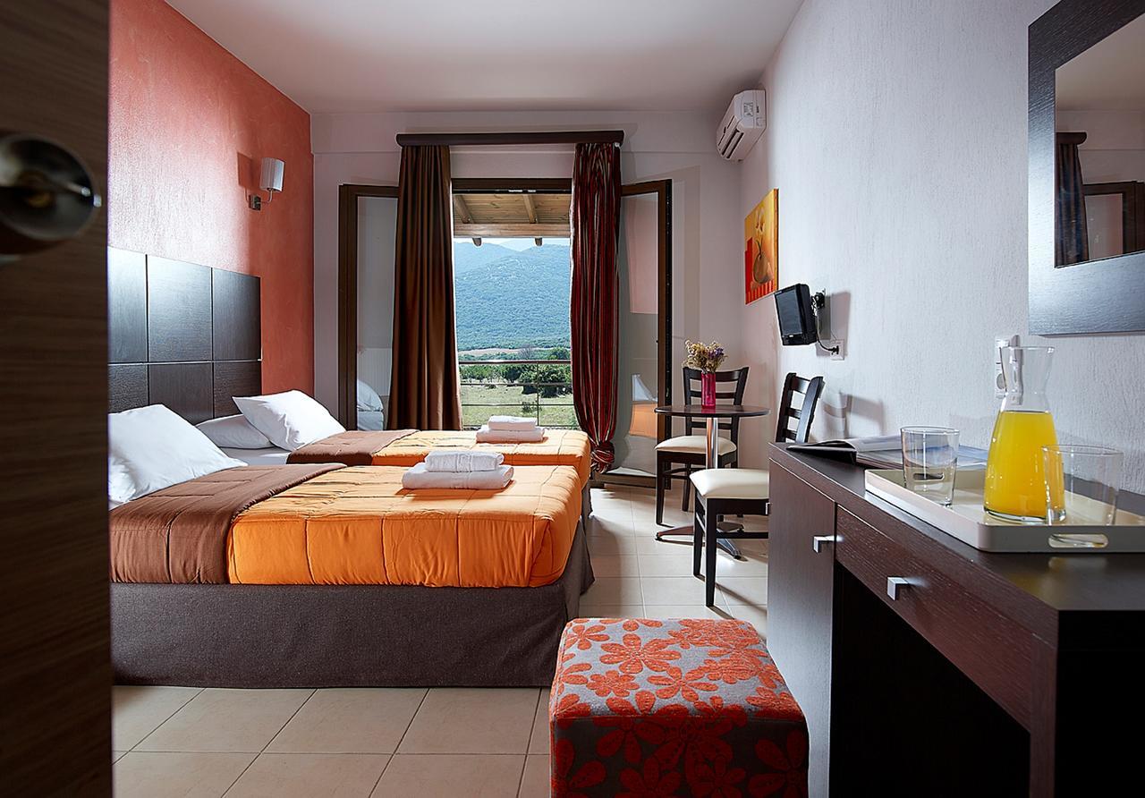 Hotel Orfeas Land à Kormísta Chambre photo